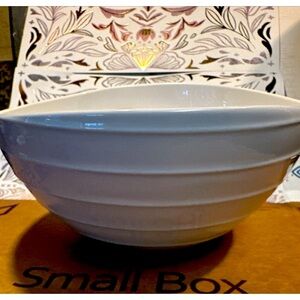 Mikasa Ciara  White Bowl 8” holds approximately 48oz new bowl